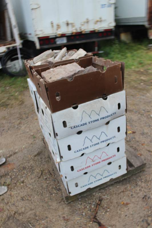 lot 130A image: Pallet Lot of Cultured Stone