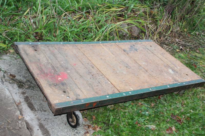 lot 272 image: 4-Wheel Wood Dolly