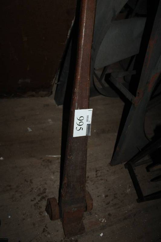 lot 995 image: 2-Wheel Johnson Bar