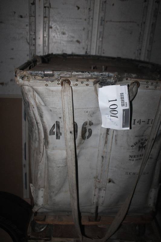 lot 1001 image: 4-Wheel Cart