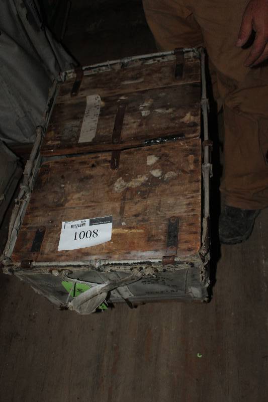 lot 1008 image: 4-Wheel Cart w Dual Wood Lids