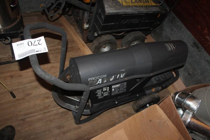 lot 270 image: Pro Com 160-220K BTU Outdoor Portable Heater