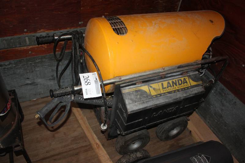 lot 268 image: Landa Gold Series Pressure Washer