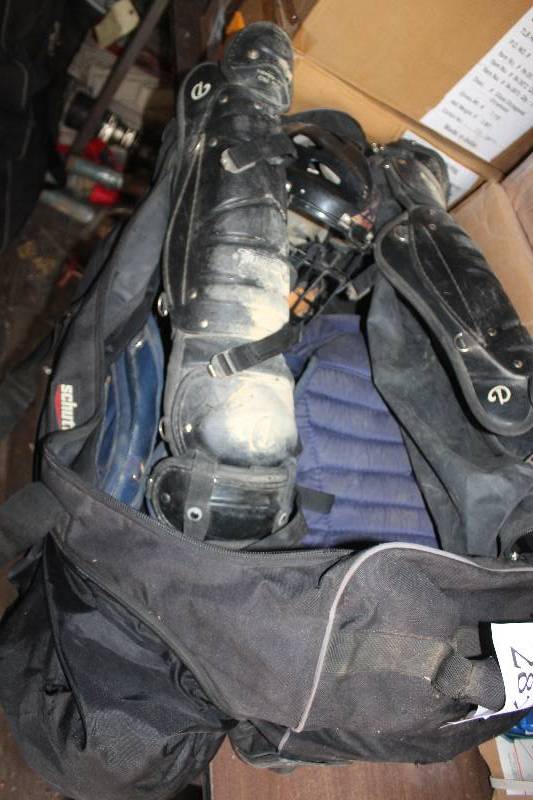 lot 287 image: Baseball Catchers Gear & Bag
