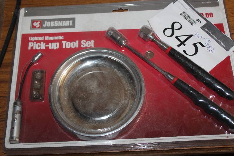 lot 845 image: JobSmart Lighted Magnetic Pick-up Tool Set