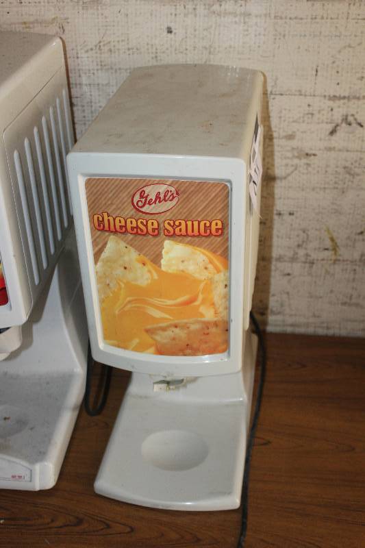 lot 851 image: Gehls Guernsey Farms Hot Top Food Warmer