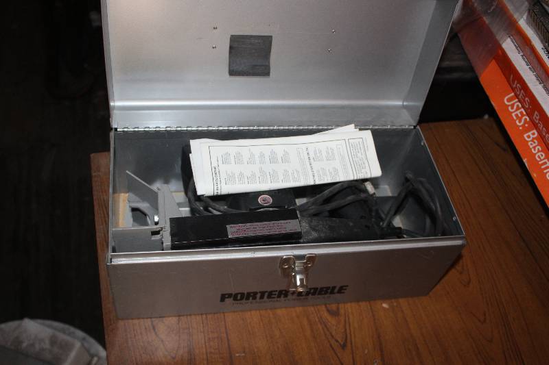 lot 889 image: Porter Cable Double Insulated Plate Joiner w Case