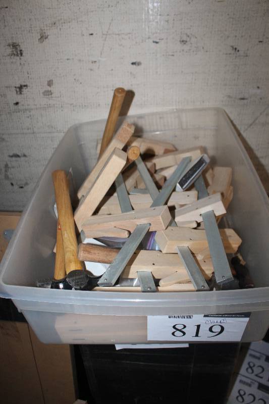 lot 819 image: Assorted Wood Clamps