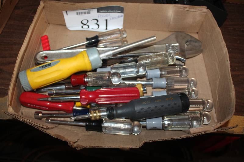 lot 831 image: Assorted Screwdrivers, Nutdrivers