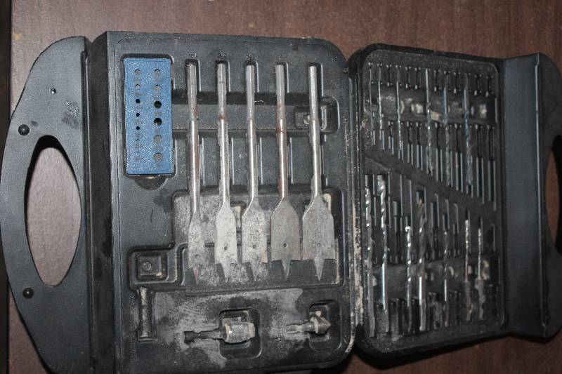 lot 836 image: Drill Bit Sets