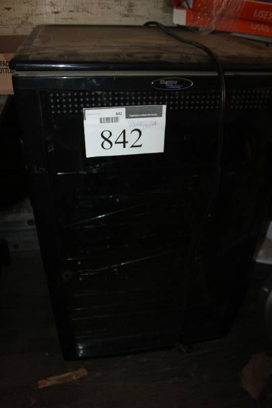 lot 842 image: Wine Chiller
