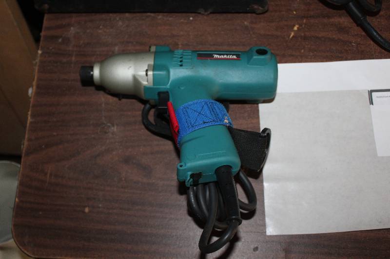 lot 817 image: Makita Impact Wrench