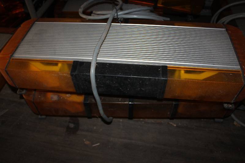 lot 298 image: Lot of (2) Whelen Edge 9M 9000 Series 28.25 Emergency Light Bar