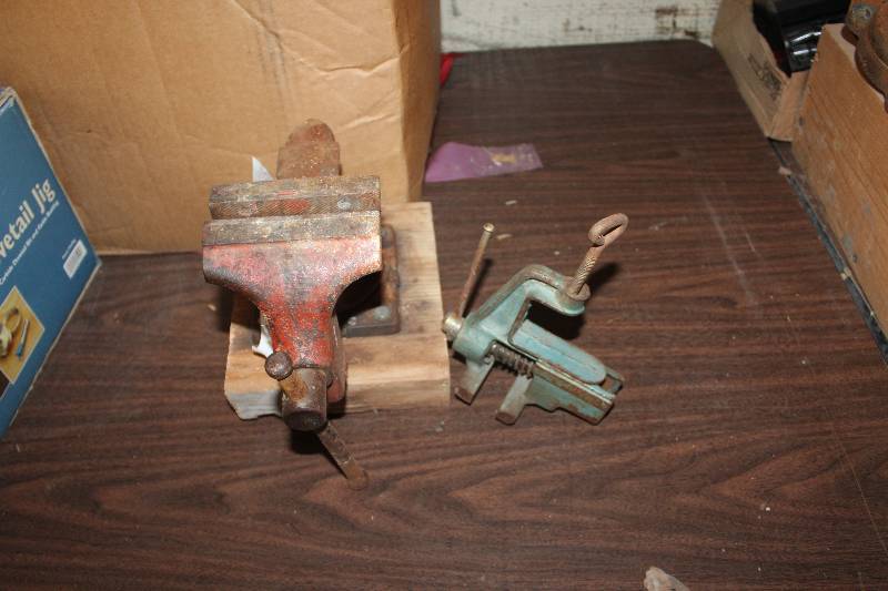 lot 925 image: Table Clamps, Vice
