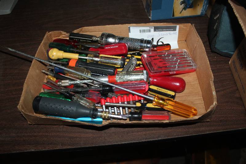 lot 946 image: Assorted Screwdrivers