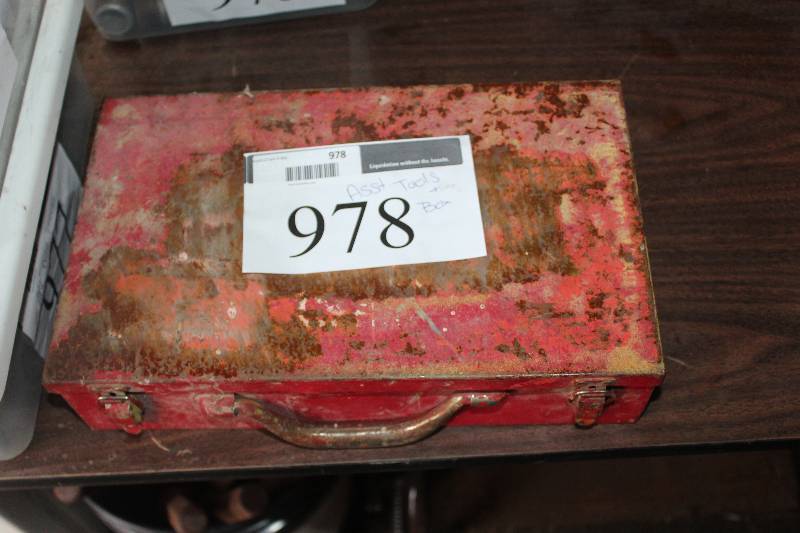 lot 978 image: Assorted Tools & Toolbox