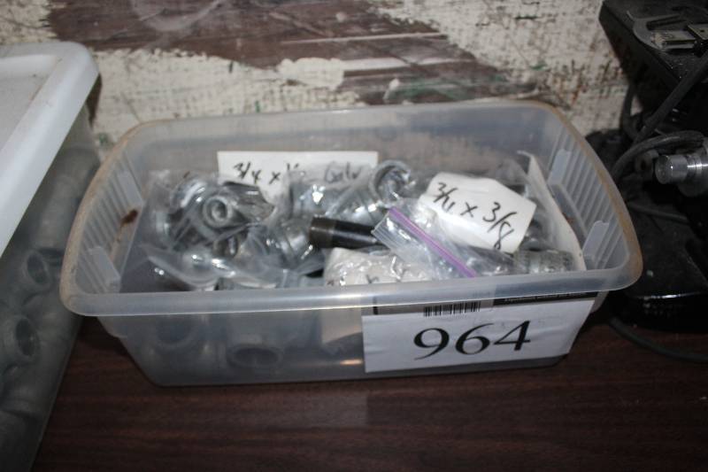 lot 964 image: Misc Pipe Fittings 34x38, 34x12