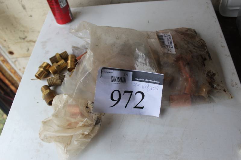 lot 972 image: 34 Assorted Pieces Pipe Fittings