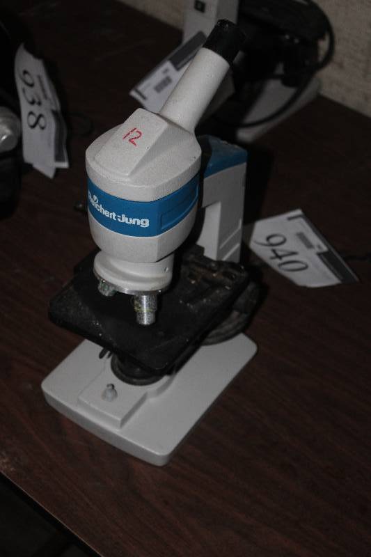 lot 940 image: Reichert-Jung Series 160 Microscope