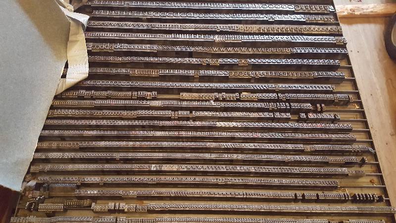 lot 1013 image: Complete Vintage Type Set with Cart
