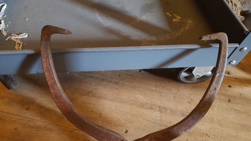 lot 1014 image: Two Man Railroad Tie Carry fixture