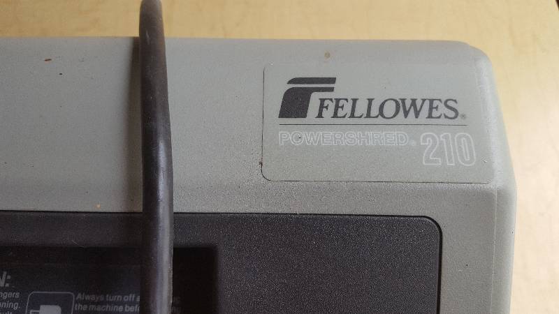 lot 1015 image: Fellowes Powershred 210 Paper Shredder
