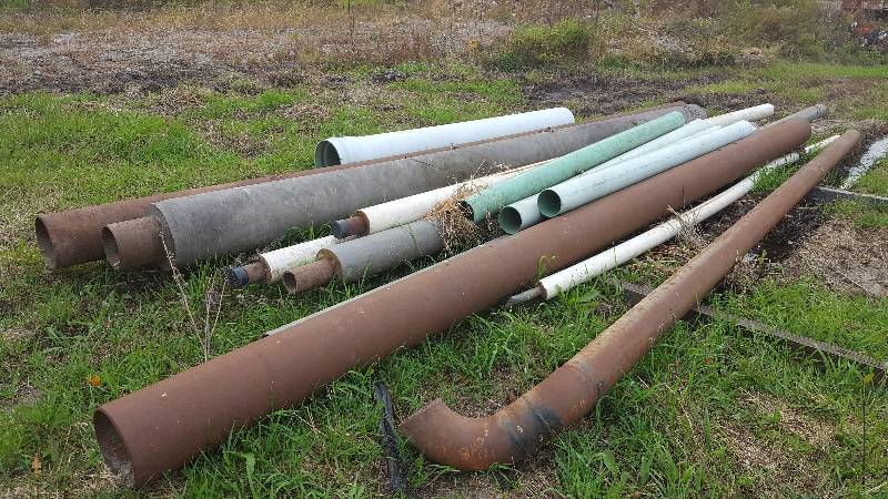 lot 1020 image: Steel and PVC Pipe - various lengths and diameters.