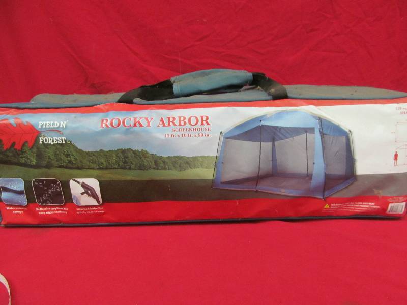 lot 4 image: Rocky Arbor screen house