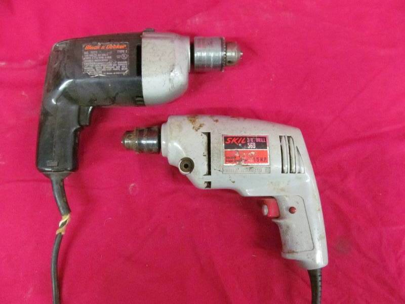 lot 9 image: Skil drill, Black and decker drill