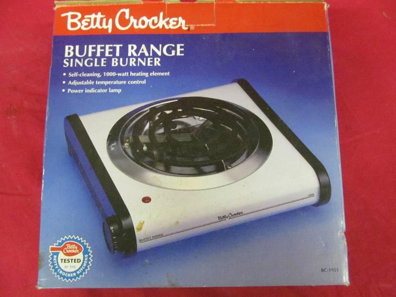 lot 14 image: Betty Crocker Buffet Range