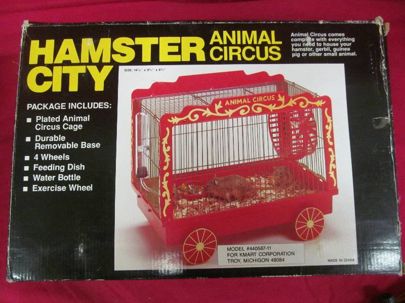 lot 37 image: Hamster city animal circus cage