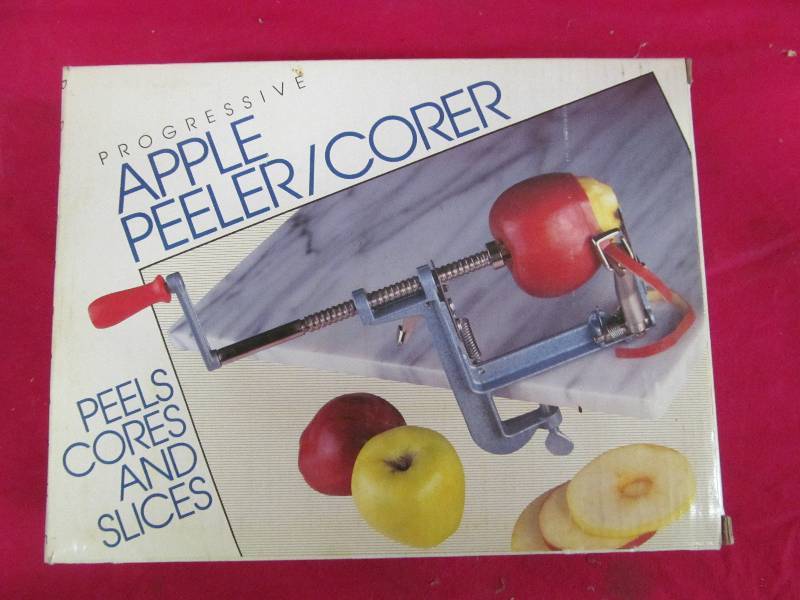 lot 39 image: Apple peelercorer