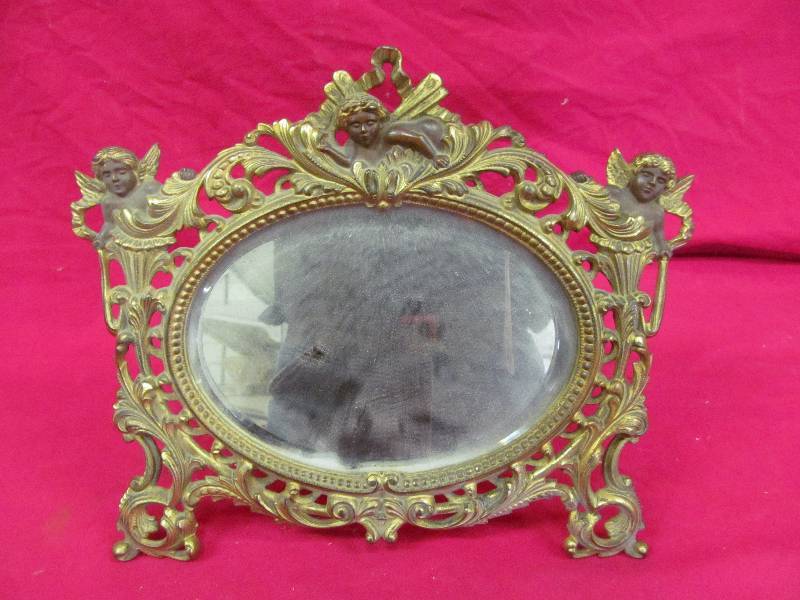 lot 47 image: vintage dresser  mirror
