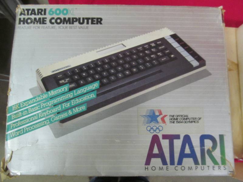 lot 54 image: vintage Atari 600xl home computer