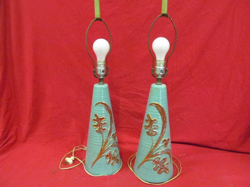 lot 58 image: vintage table lamps