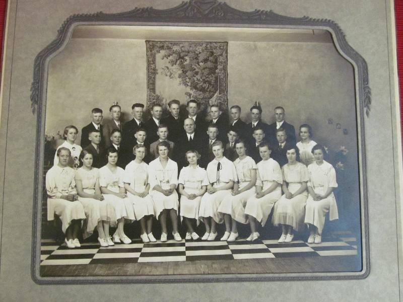 lot 90 image: vintage church confirmation picture