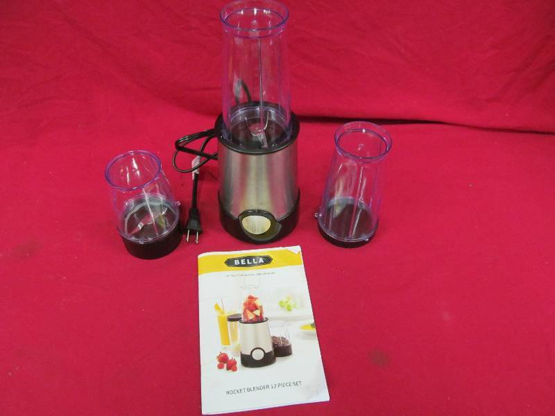 lot 105 image: Bella Blender