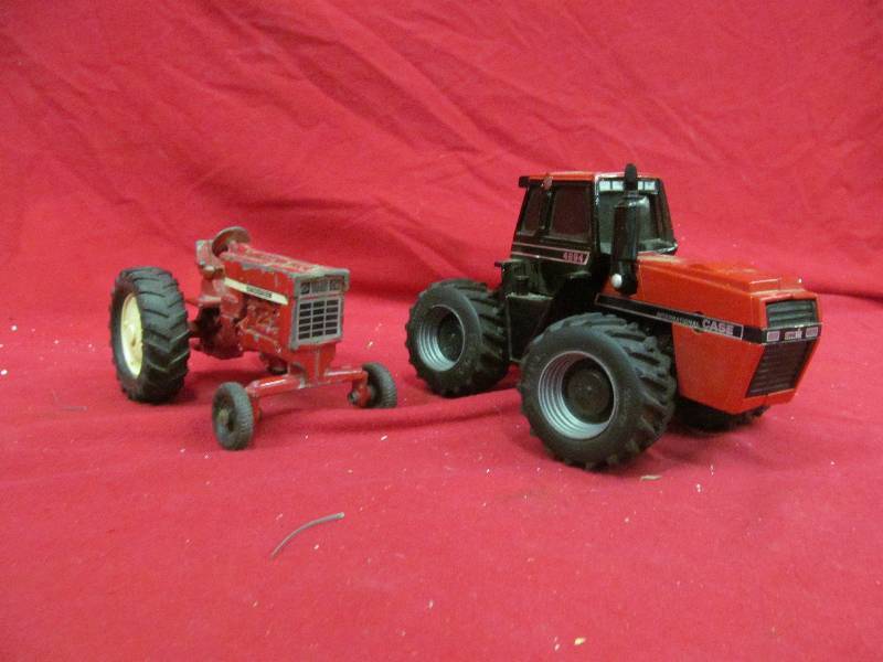 lot 112 image: International Toy Tractors