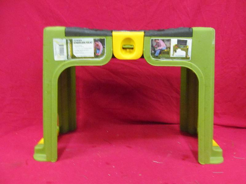 lot 129 image: Kneeler Seat