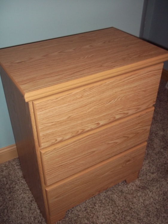 Lang 3 Drawer Dresser   24 12 x 15 12 x 31