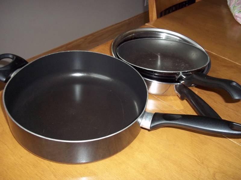 Lot of 3 pans