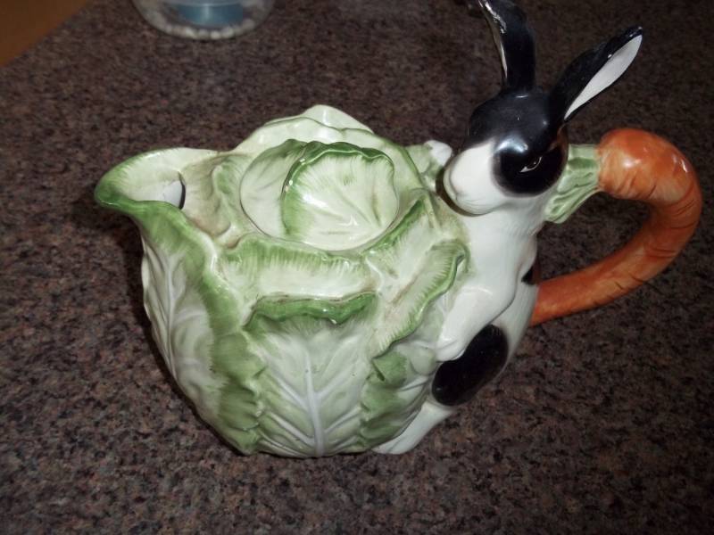 Bunny & Cabbage Cream Server