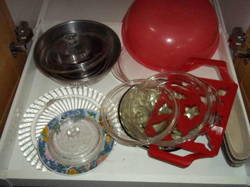 Casseroles, bowls, misc