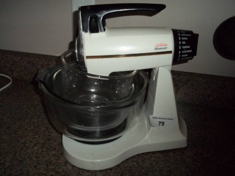 Sunbeam Stand Mixer with glass bowls