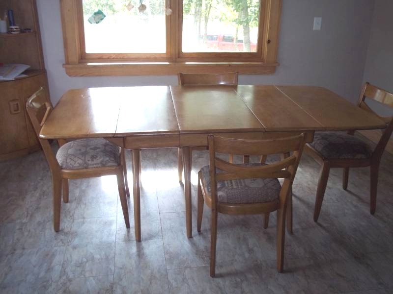 Kitchen Table and 4 Chairs  76 x 39 with 2 leaves