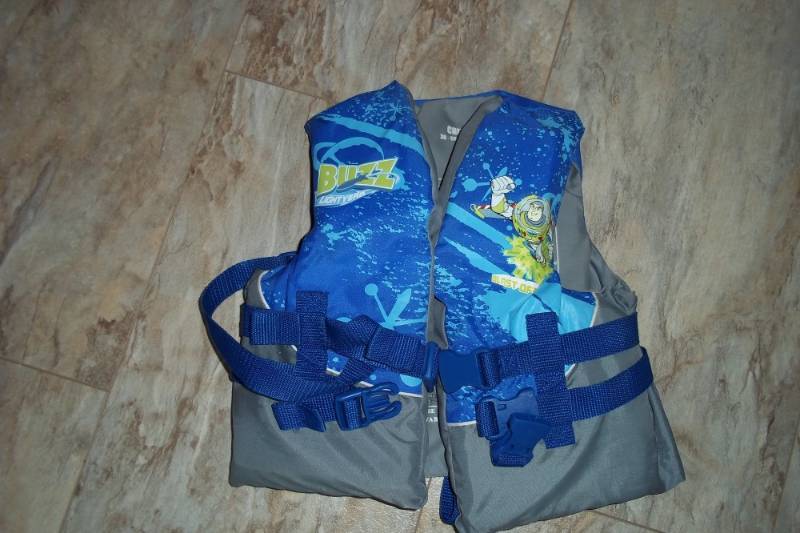 Child life jacket
