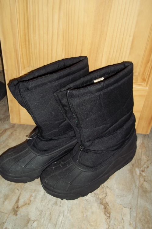 Snow Boots size 8