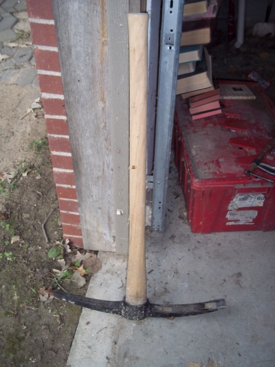 Pick axe