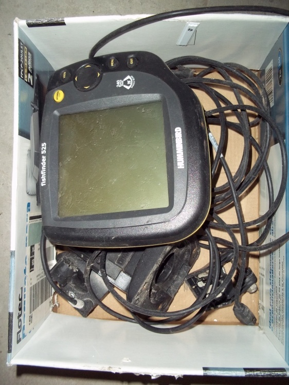 Hummingbird fisherman 525 depth finder