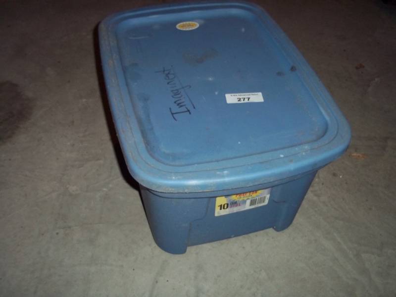 10 gallon tote with lid